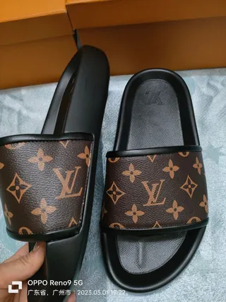 Louis Vuitton Monograma Lona Slides 9