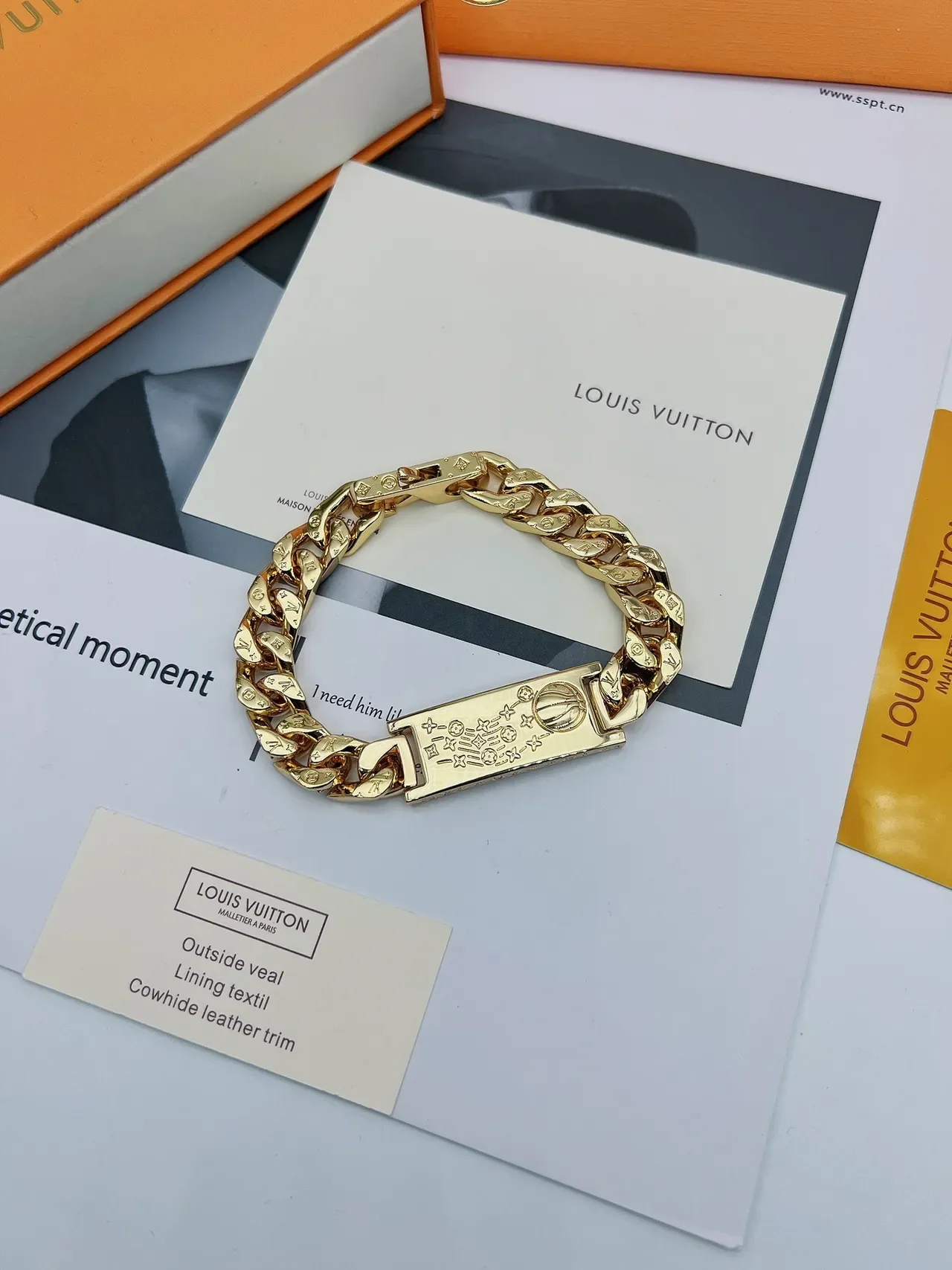 سوار Louis Vuitton Monogram سلسلة ذهبية مقطع كيرب 3