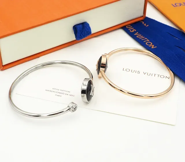 Louis Vuitton Monogram Enamel Disc Bangle Bracelets 7