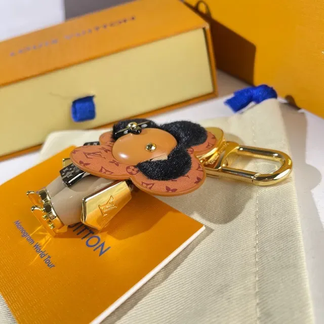 Louis Vuitton Monogram Flower Charm Bolsa Marrón Negro Lona 4