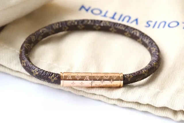 Louis Vuitton سوار جلد مونوجرام بني ذهبي مكشكش مونوجرام 3