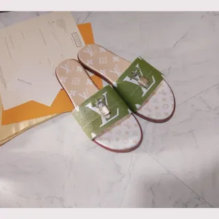 Louis Vuitton Monogram Lock Strap 橄榄绿拖鞋