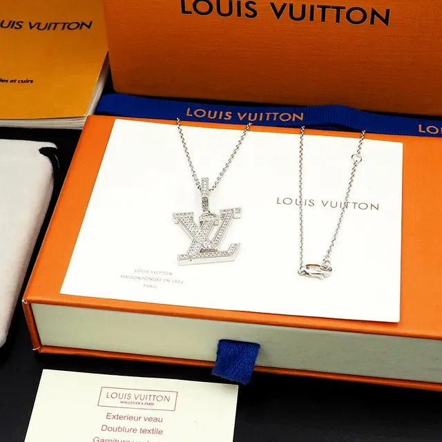 Louis Vuitton Monogram Pendant Silver White Pavé-Set Fine Curb-Link Chain Necklace 4