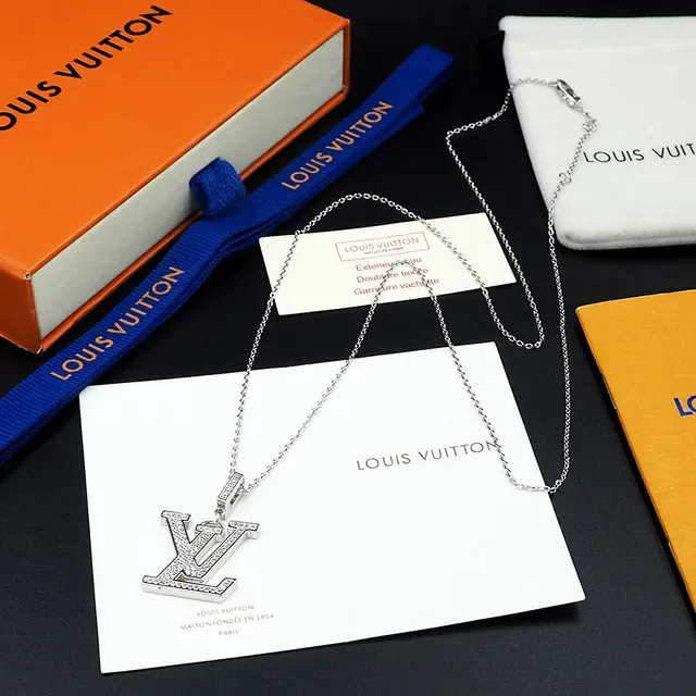 Louis Vuitton Monogram Pendant Silver White Pavé-Set Fine Curb-Link Chain Necklace 5
