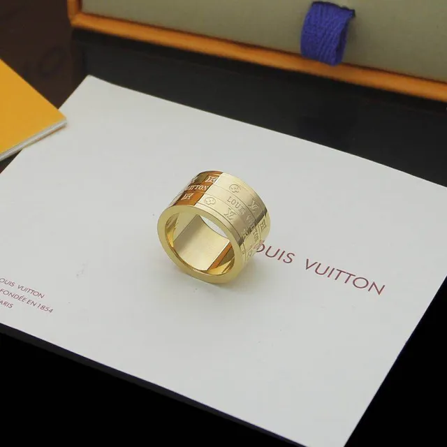 Louis Vuitton Monogram Turnê Mundial anéis gravados de banda larga 5