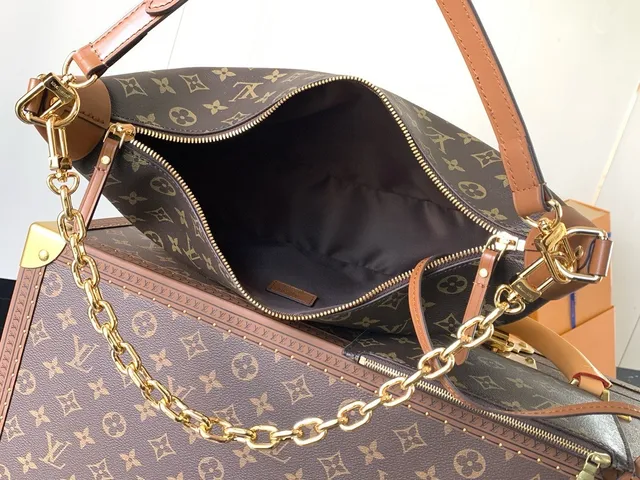Louis Vuitton Lua Crescente Silhueta Monograma Marrom Bege Bolsa de Corrente 3