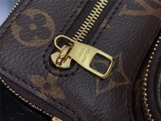 Louis Vuitton Multi Pochette Accessoires Sac à bandoulière marron doré toile monogrammée avec sangle de chaîne 15