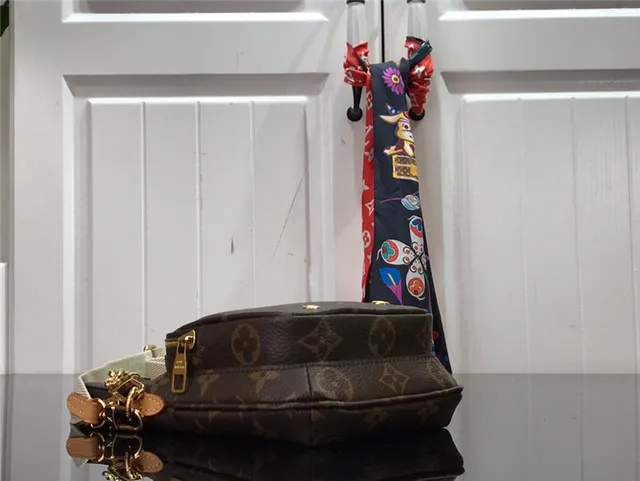 Louis Vuitton Multi Pochette Accessoires Sac à bandoulière marron doré toile monogrammée avec sangle de chaîne 16