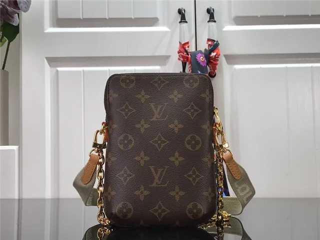 Louis Vuitton Multi Pochette Accessoires Sac à bandoulière marron doré toile monogrammée avec sangle de chaîne 17