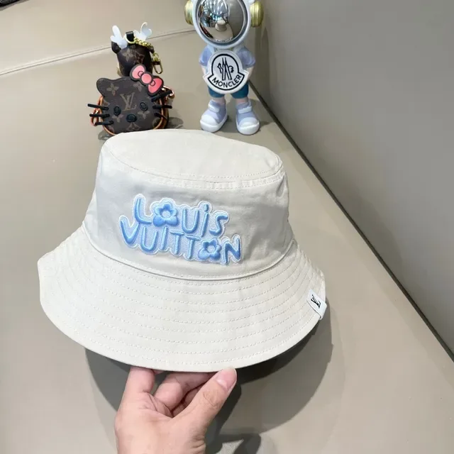 Louis Vuitton Boné Bucket Multicor Impressão Monogram 8