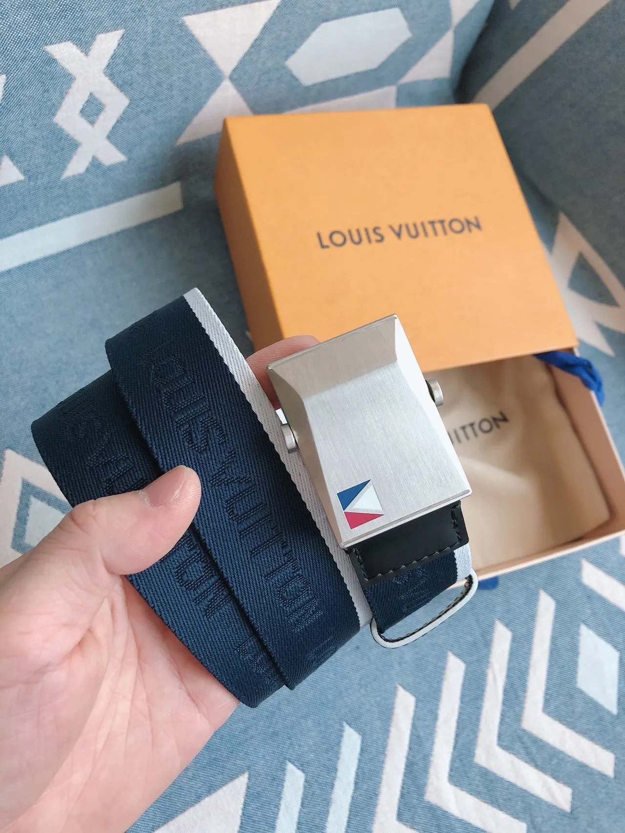 Ceinture Louis Vuitton Bleu Marine Sangle en Nylon Tressée Boucle en Métal Brossé Ceinture en Toile 2