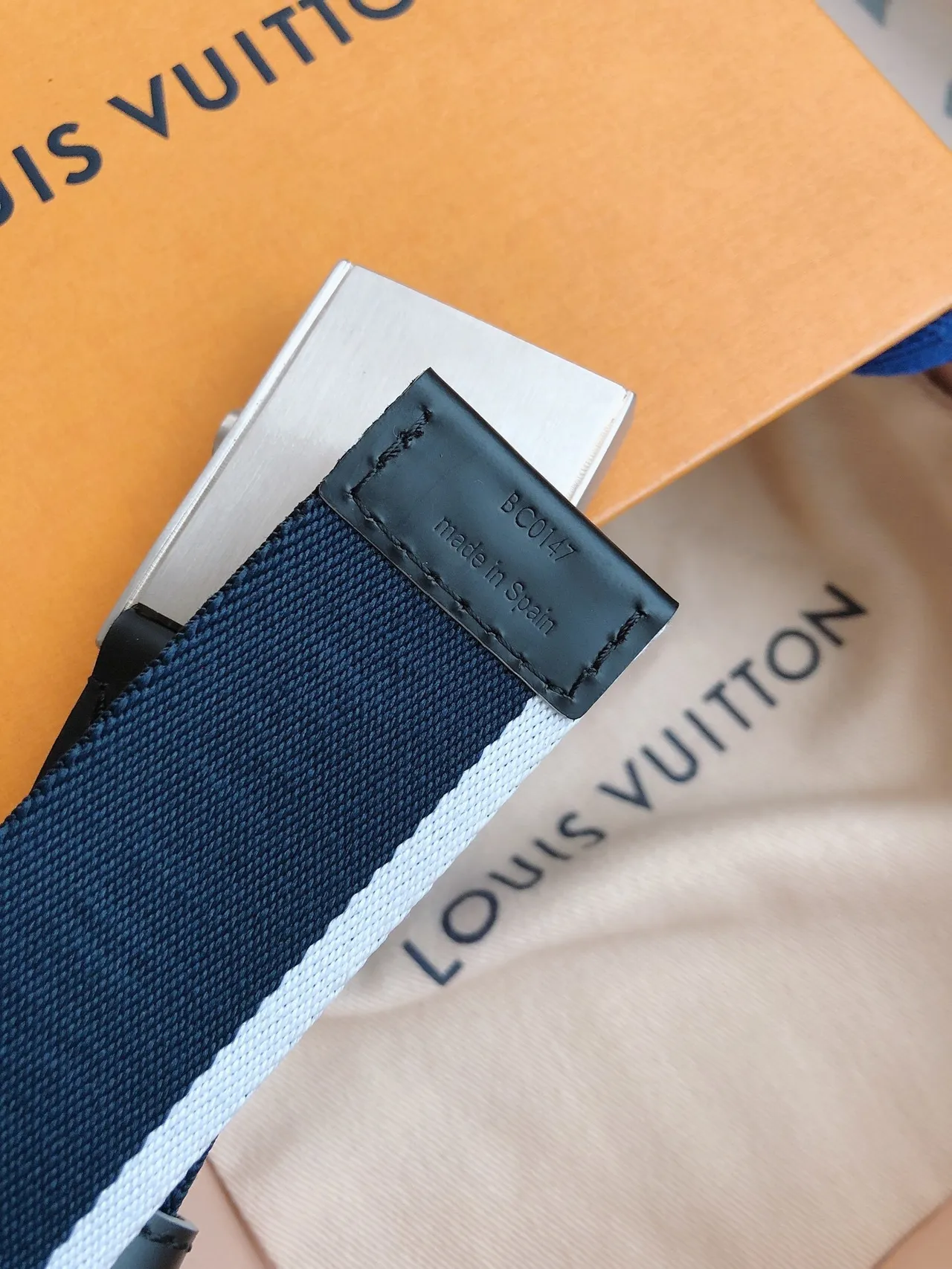 Ceinture Louis Vuitton Bleu Marine Sangle en Nylon Tressée Boucle en Métal Brossé Ceinture en Toile 4
