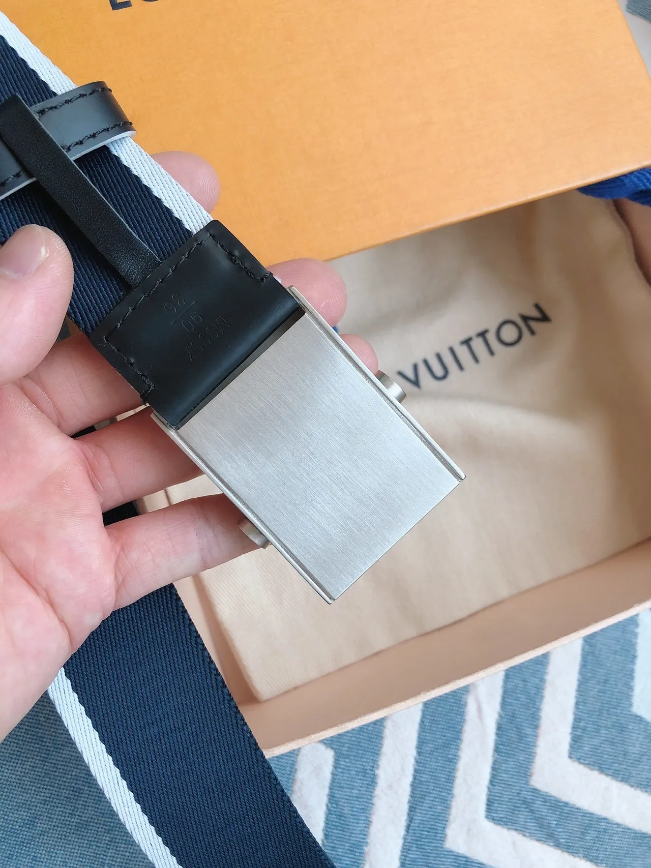 Ceinture Louis Vuitton Bleu Marine Sangle en Nylon Tressée Boucle en Métal Brossé Ceinture en Toile 8