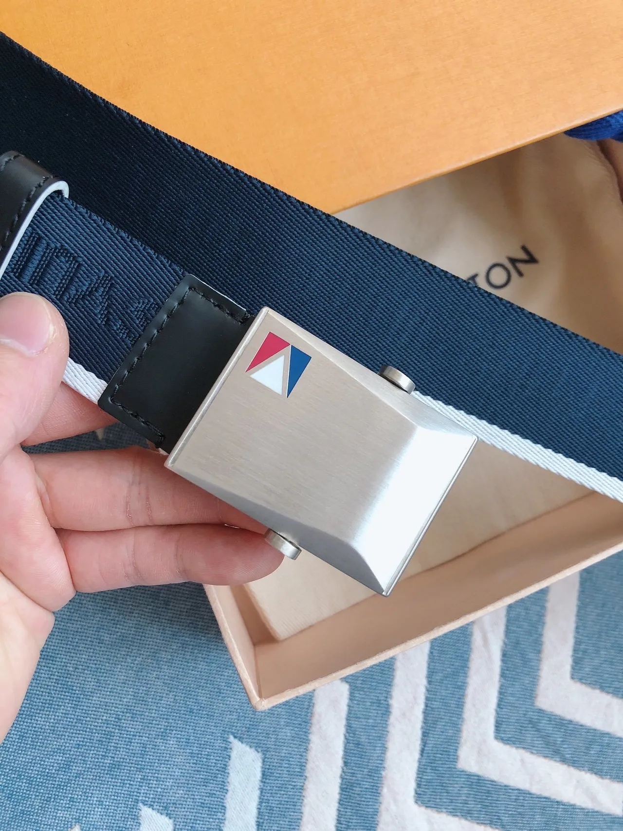 Ceinture Louis Vuitton Bleu Marine Sangle en Nylon Tressée Boucle en Métal Brossé Ceinture en Toile 9