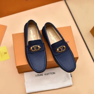 Louis Vuitton नेवी गोल्ड पेब्ल्ड लेदर LV मेडैलियन लोअफर