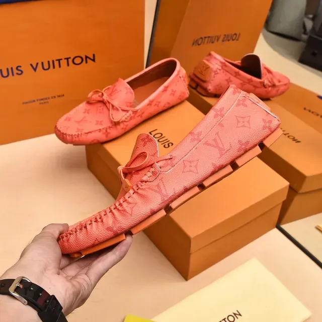 Louis Vuitton গোলাপি বাদামি মনোগ্রাম চামড়া গুঁথা ধনুষ ডিটেল লোফার 7