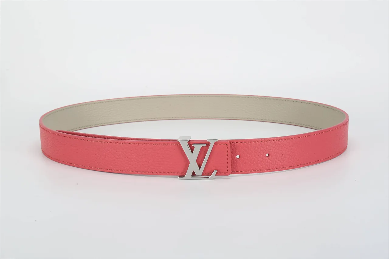 Ceinture en cuir Louis Vuitton rose argentée pebbled avec boucle monogramme 7