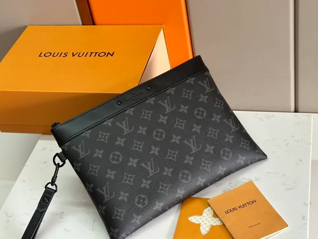 Louis Vuitton Pochette Accessoires কালো ধূসর Monogram-Printed Canvas Envelope Clutch 4