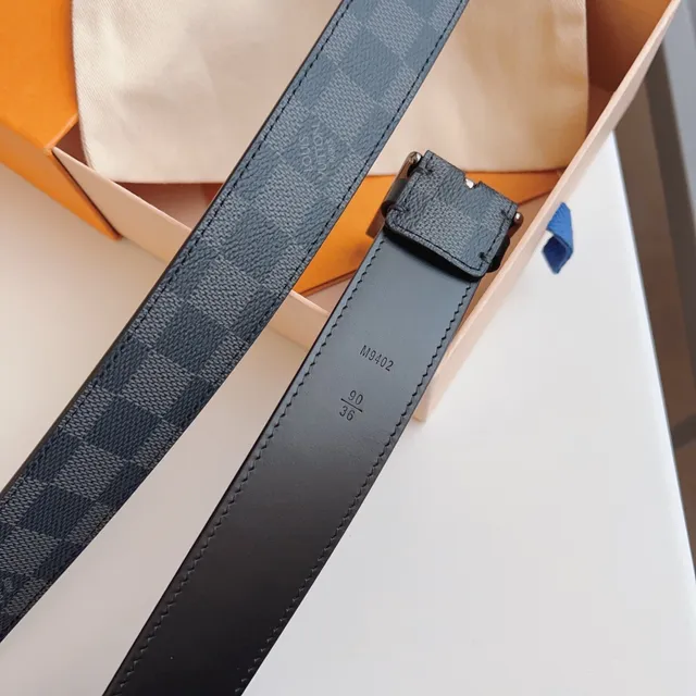 Louis Vuitton Reversible Belt Gray Beige Damier Graphite Canvas Smooth Edge Leather Belt 3