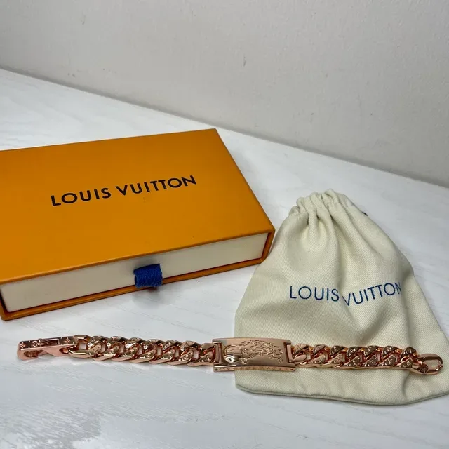Pulsera Louis Vuitton Cadena Curb Oro Rosa Placa Grabada 6