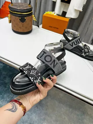 Louis Vuitton Run Away काला भूरा बहु पट्टी पारदर्शी तल आरामदायक सैंडल 3