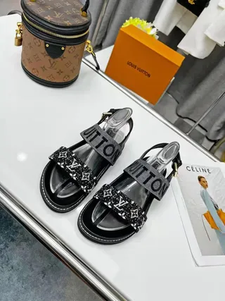 Louis Vuitton Run Away काला भूरा बहु पट्टी पारदर्शी तल आरामदायक सैंडल 6