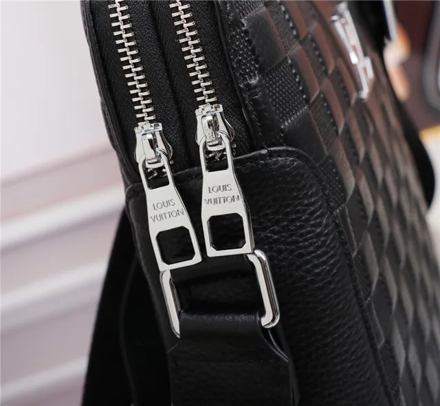 Louis Vuitton Run Away حقيبة كروس بودي أسود مبطن نسيج سلة 7