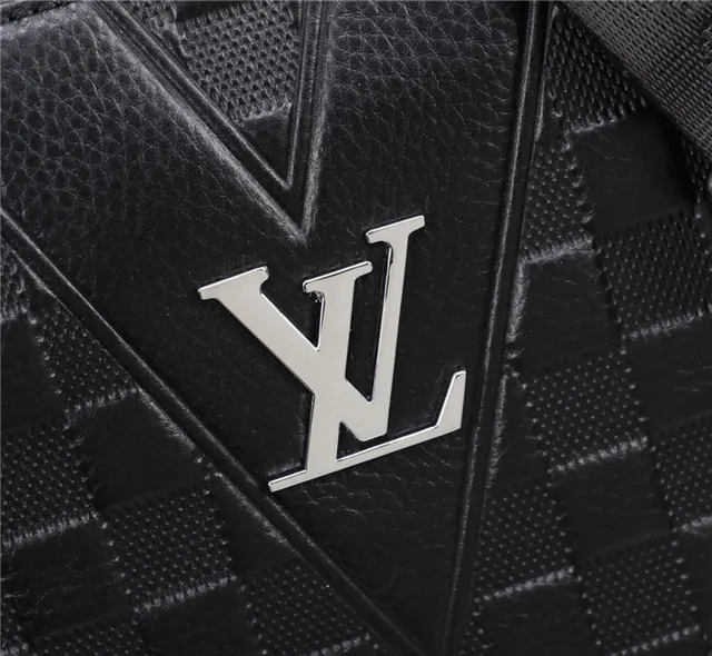 Louis Vuitton Run Away حقيبة كروس بودي أسود مبطن نسيج سلة 9