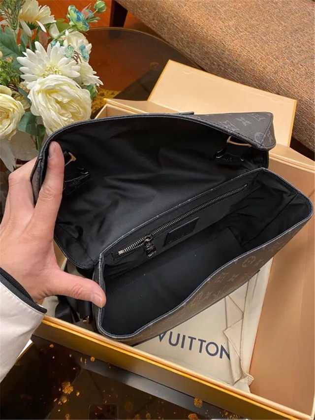 Louis Vuitton Run Away رمادي أسود Monogram قماش كانفاس مغطى إغلاق بغطاء علوي حقيبة رسول 2