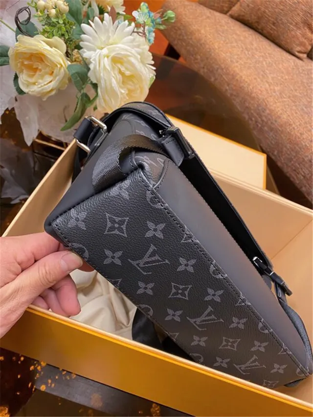 Louis Vuitton Run Away رمادي أسود Monogram قماش كانفاس مغطى إغلاق بغطاء علوي حقيبة رسول 3