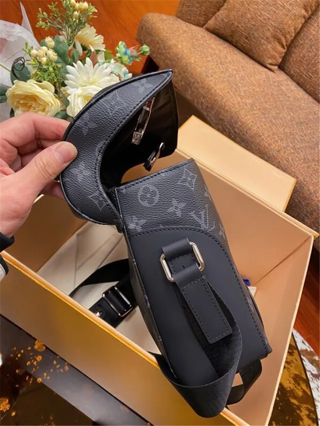 Louis Vuitton Run Away رمادي أسود Monogram قماش كانفاس مغطى إغلاق بغطاء علوي حقيبة رسول 5