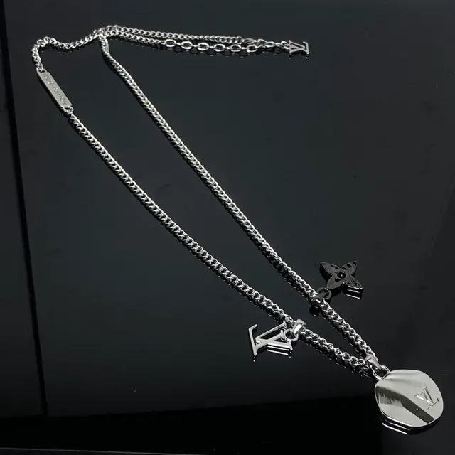 Louis Vuitton Silver Black Polished Oval Pendant Necklace 4