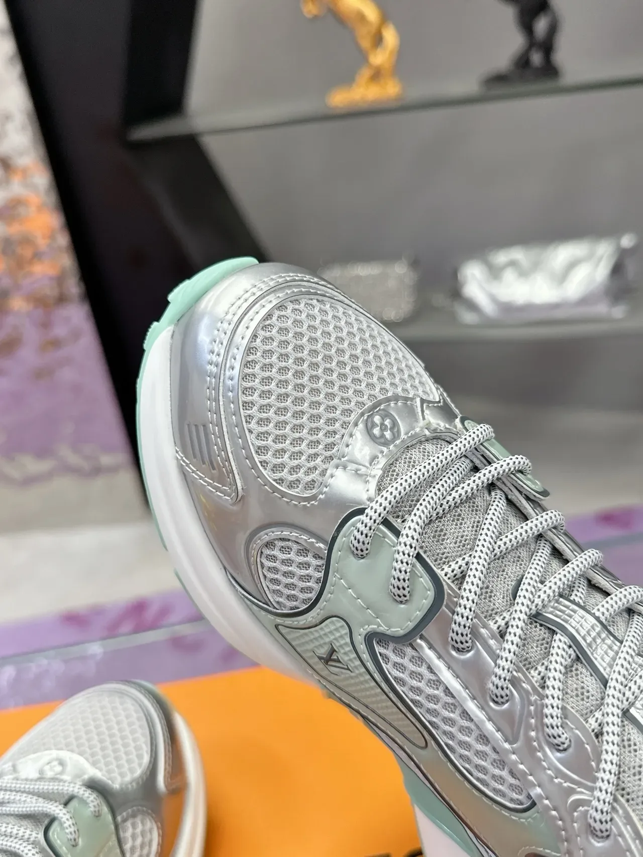 Louis Vuitton Prata Verde Metálico Superior Acento Mint Pods Tênis lifestyle 4