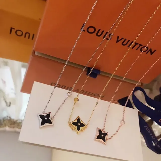 Louis Vuitton Pingente Estrela Dourado Preto Esmaltado Monograma Colar 4
