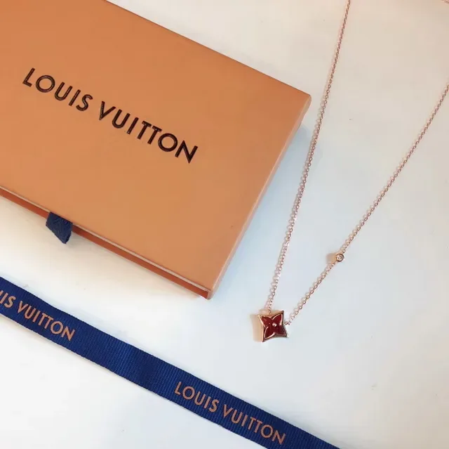 Louis Vuitton Pingente Estrela Dourado Preto Esmaltado Monograma Colar 10