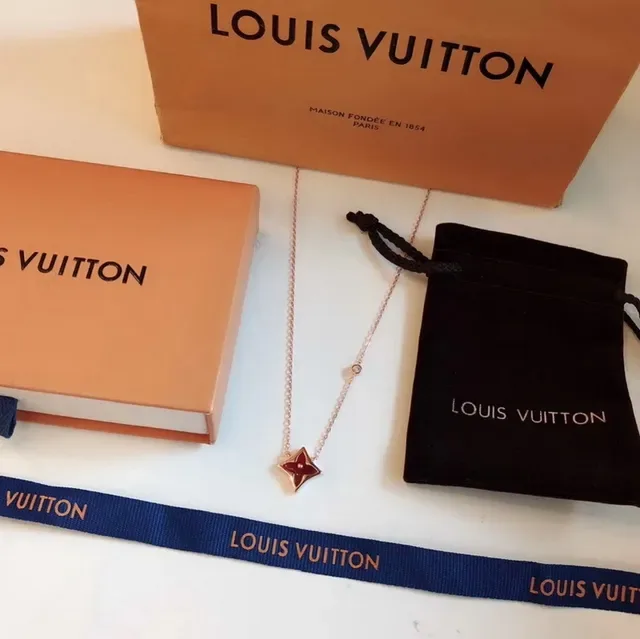 Louis Vuitton Pingente Estrela Dourado Preto Esmaltado Monograma Colar 16