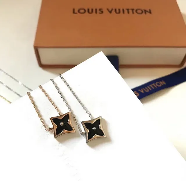 Louis Vuitton Pingente Estrela Dourado Preto Esmaltado Monograma Colar 21