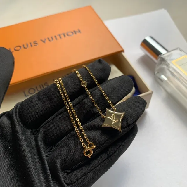 Louis Vuitton তারা পেন্ডেন্ট সোনালি সাদা চেইন নেকলেস 3