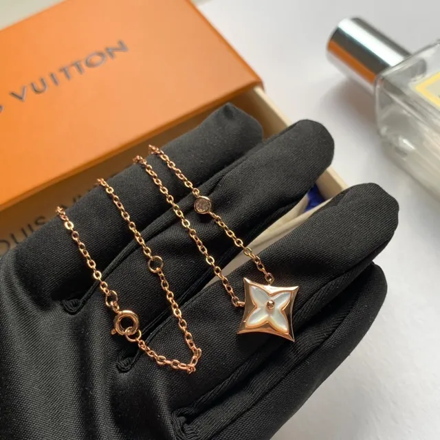 Louis Vuitton তারা পেন্ডেন্ট সোনালি সাদা চেইন নেকলেস 4