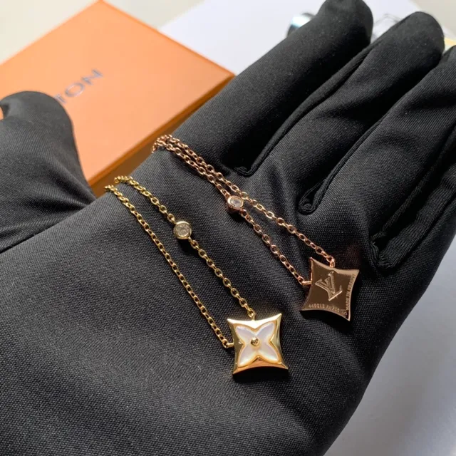 Louis Vuitton তারা পেন্ডেন্ট সোনালি সাদা চেইন নেকলেস 5