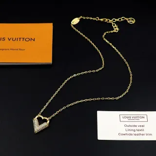 Colar Louis Vuitton V Heart Pavé Crystal de tom dourado