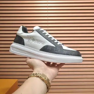 Louis Vuitton Blancas y Negras Low-Top Cuero y Monograma Lifestyle Sneakers