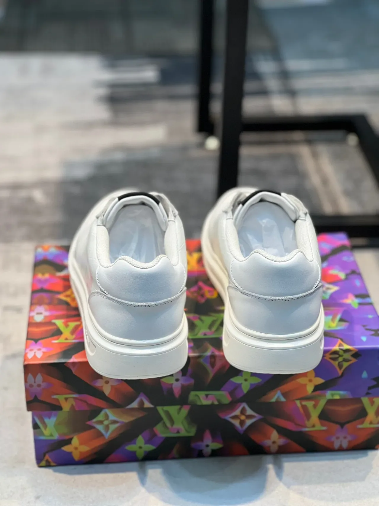Louis Vuitton White Croc-Embossed Leather Platform Sole Lifestyle Sneakers 2