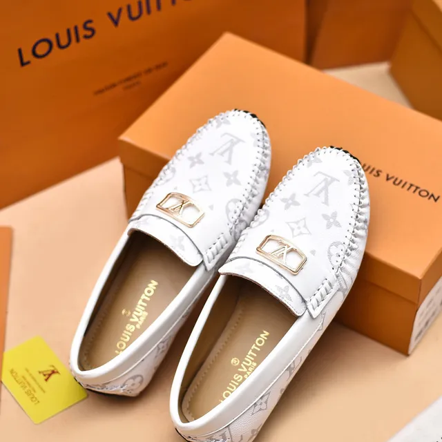 Louis Vuitton Blanc et gris cuir imprimé monogramme LV boucle logo loafer 3