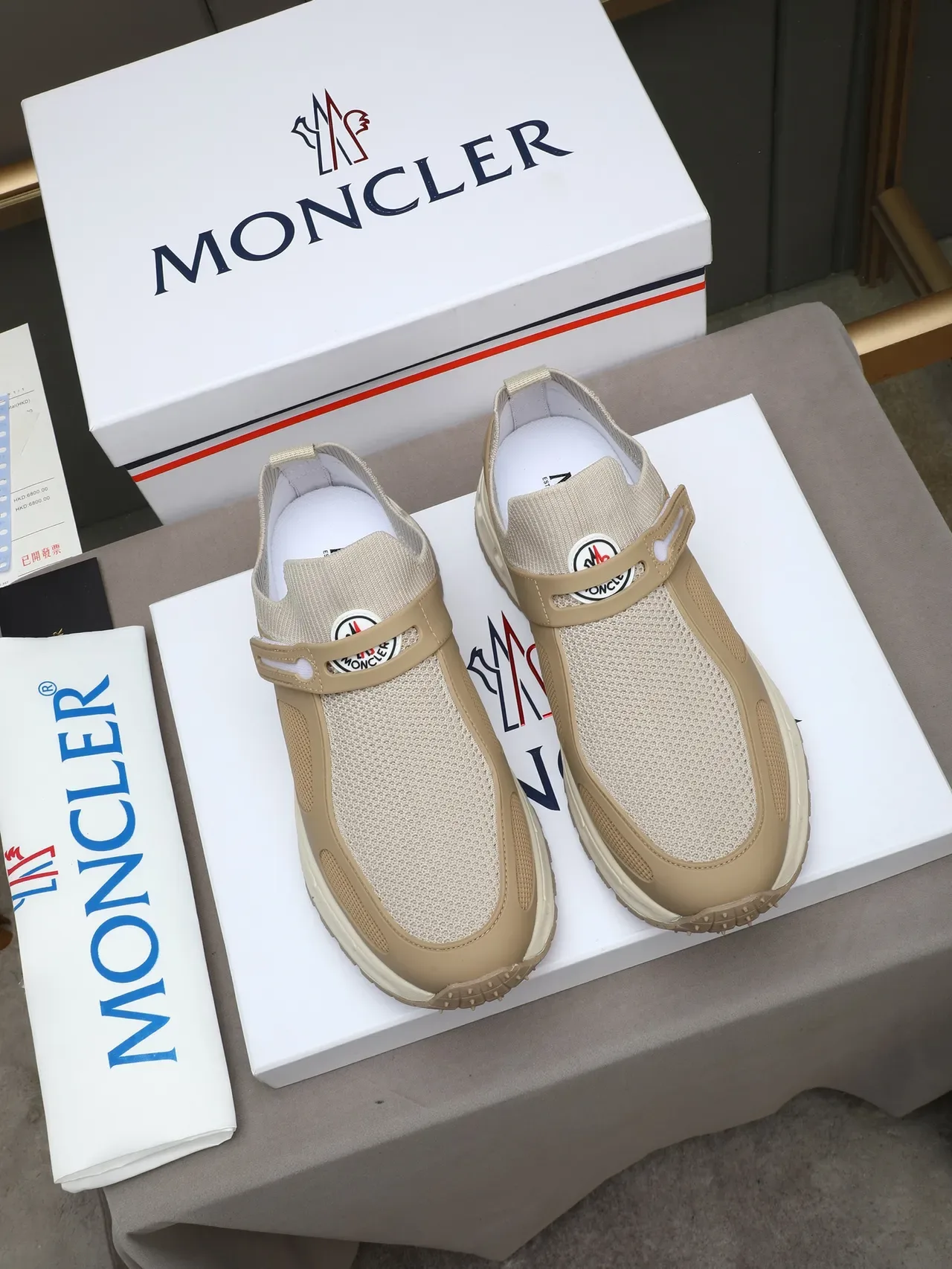 Moncler Tênis Lifestyle Bege em Malha e Sintético Slip-On 2
