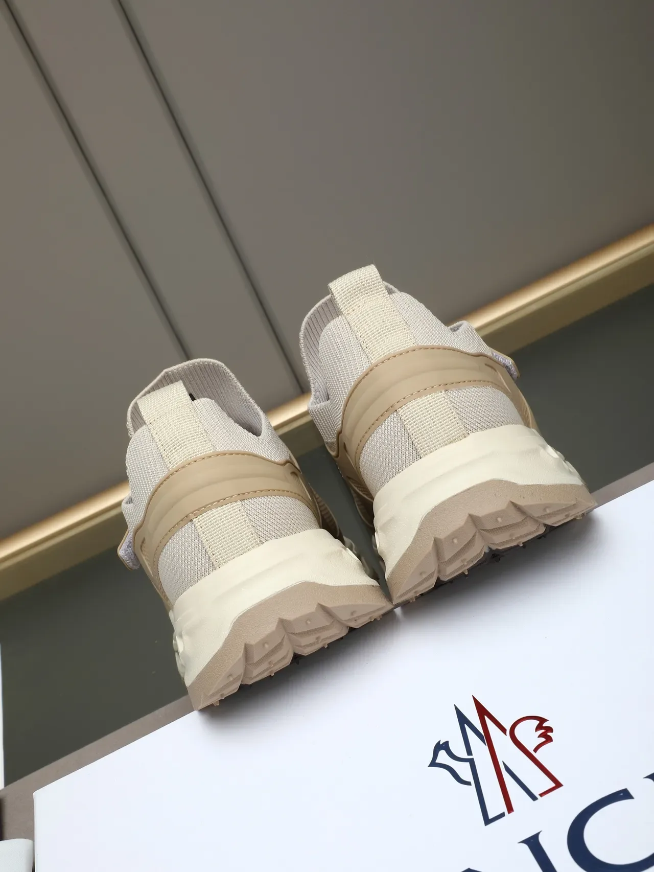 Moncler Tênis Lifestyle Bege em Malha e Sintético Slip-On 3