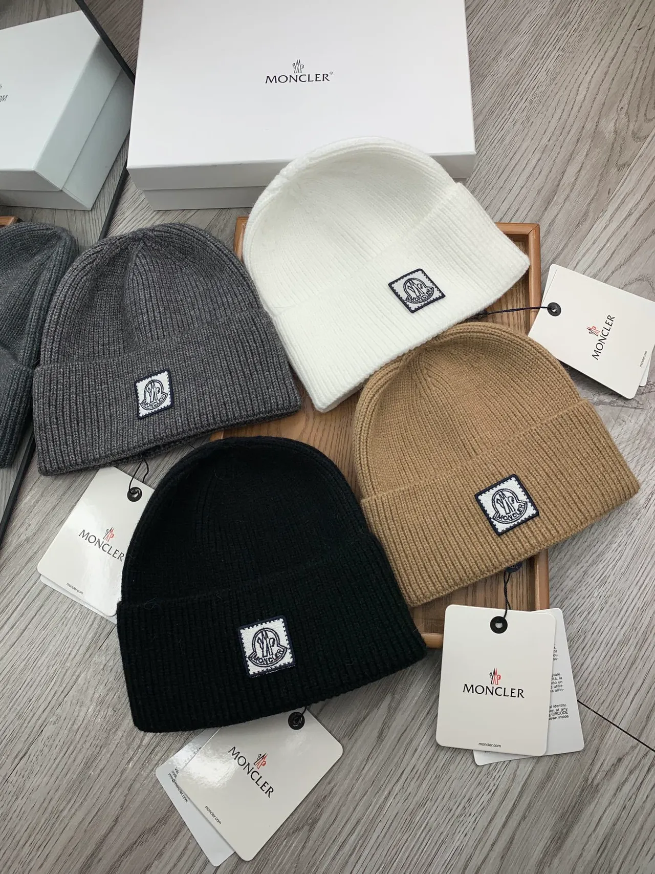 Moncler بيج نافي صوف محبب مضلع كم مطوي قبعة 2