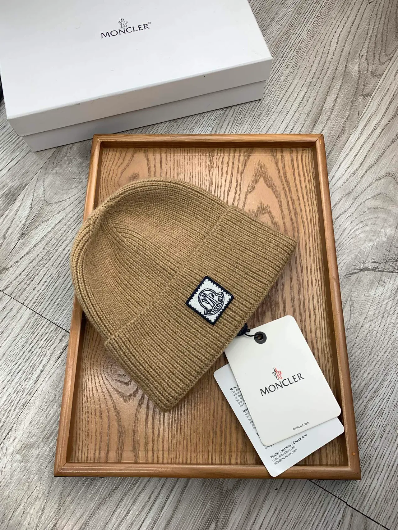 Moncler بيج نافي صوف محبب مضلع كم مطوي قبعة 8