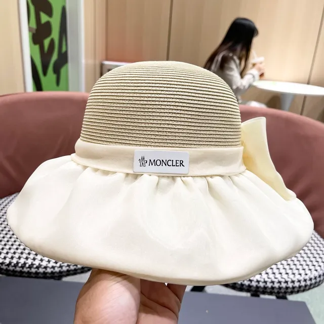 Moncler Beige Sombrero de cubo con corona tejida al estilo de paja y borde de tela rizada 4