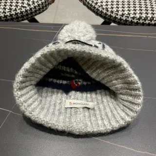 Moncler ধূসর নেভি রিবড নিট কাফ মিক্সড যার্ন বিনি